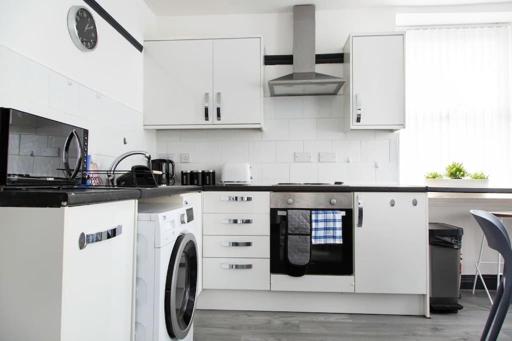 Bootle, Liverpool Modern 1Bed Ft Apartment Екстериор снимка